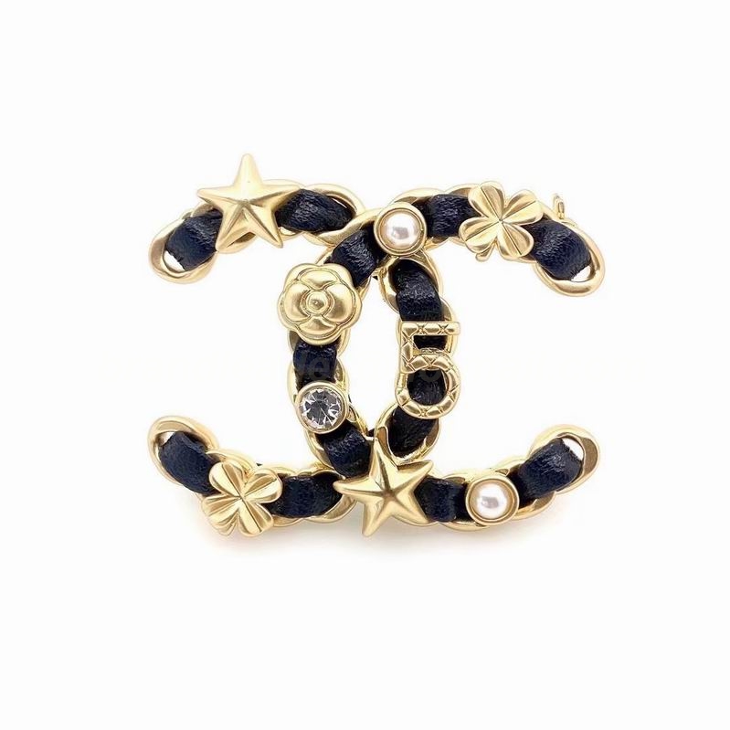 Chanel Brooch 312